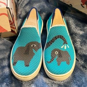 Size 13 elephant Rothys